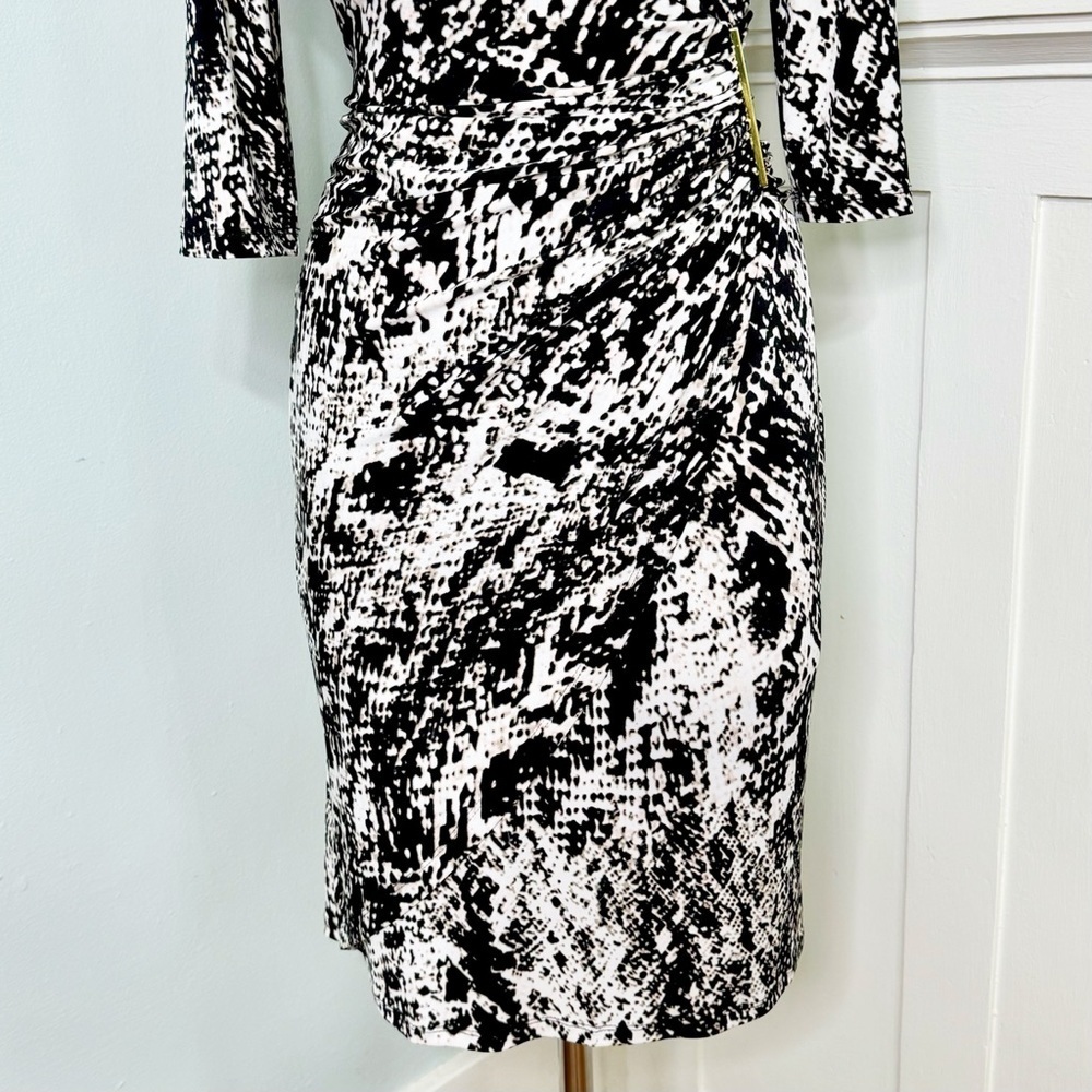 Calvin Klein V-Neck Faux Wrap Sheath Dress Black & White Print Size 6 - Picture 5 of 11